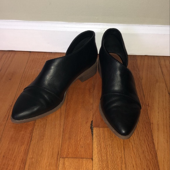 Cut out shoes - Picture 2 of 4